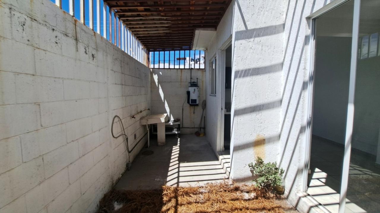 Patio de servicio con protecciones