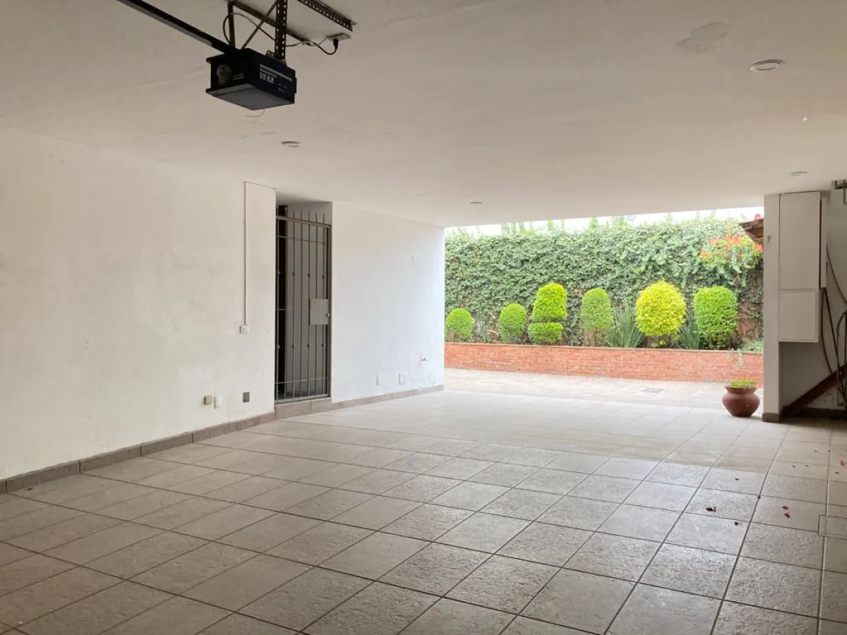 Estacionamiento techado Casa Venta Arboledas CDMX