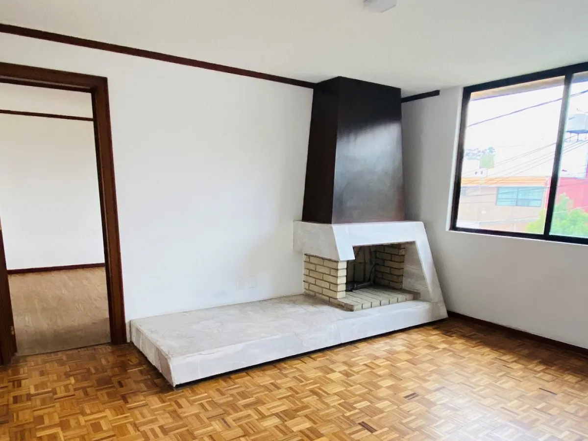 Chimenea en planta alta Casa Venta Arboledas CDMX