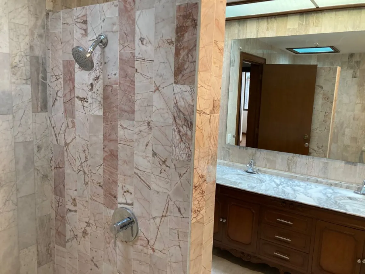 Baño de recámara principal Casa Venta Arboledas CDMX