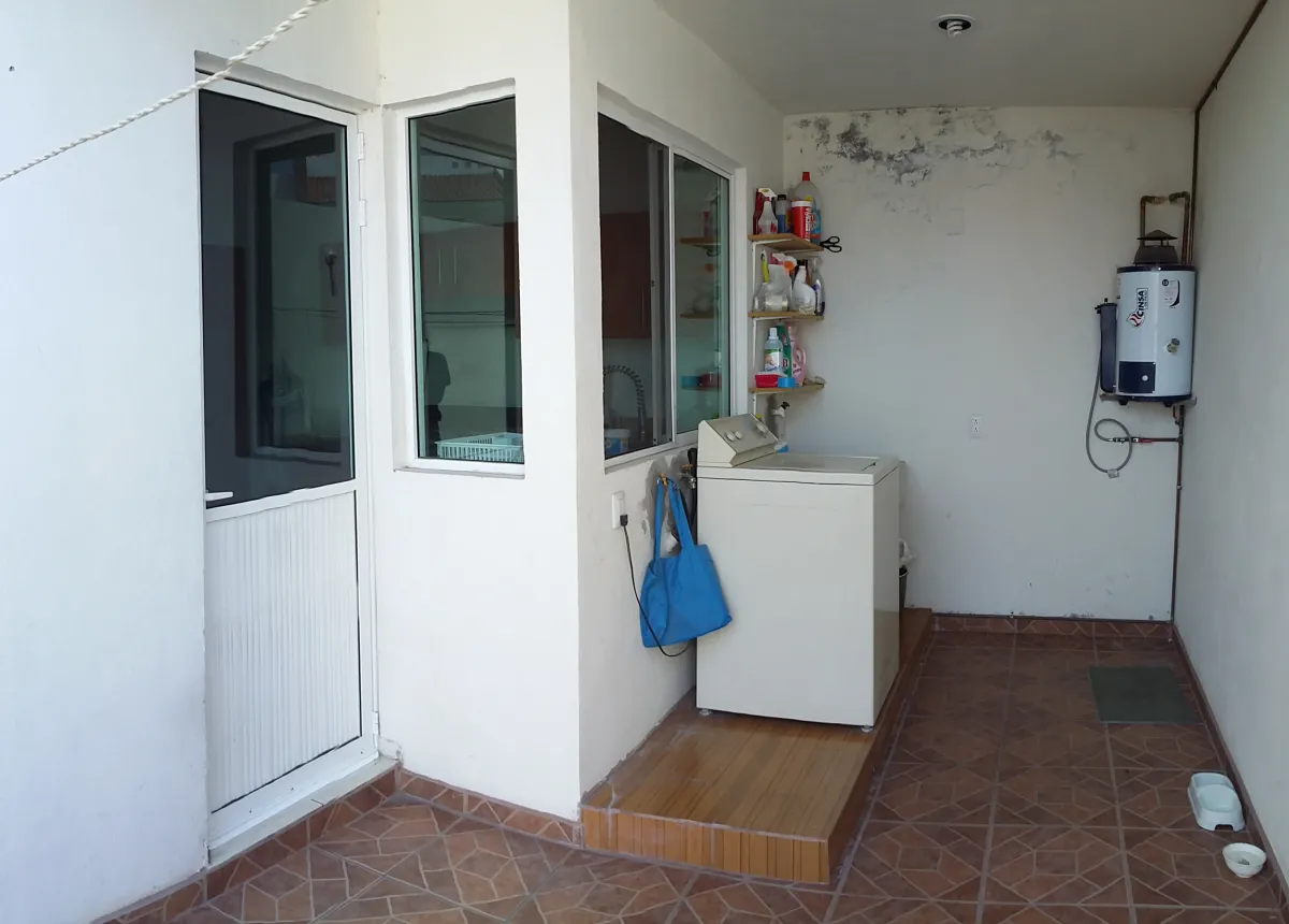 Patio de servicio techado Casa Venta Palomar del Rey Querétaro
