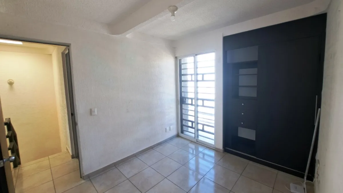 Recámara principal con balcón Casa Venta Mallorca IV Querétaro