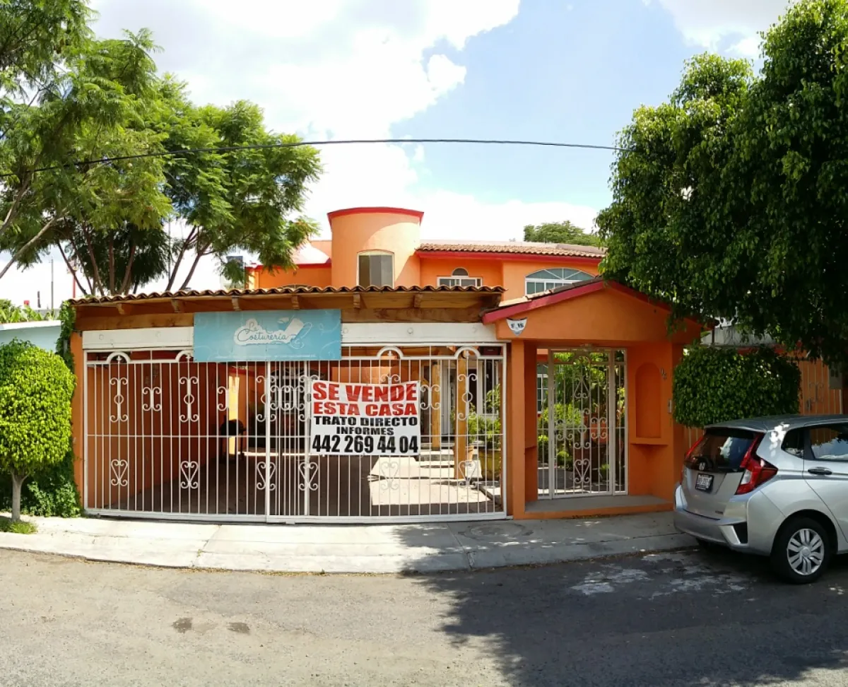 Fachada Casa Venta Colinas del Cimatario Querétaro