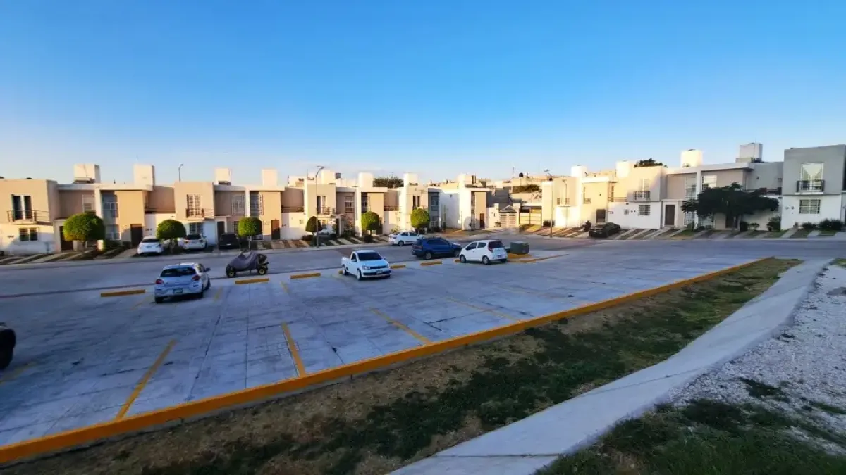 Estacionamiento visitas Casa Venta Diamante Querétaro