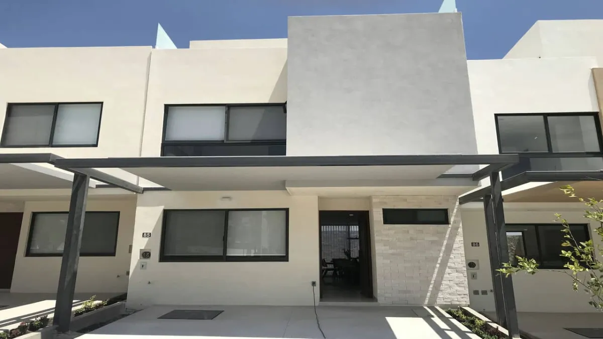 Fachada moderna Casa Venta Zaru Querétaro