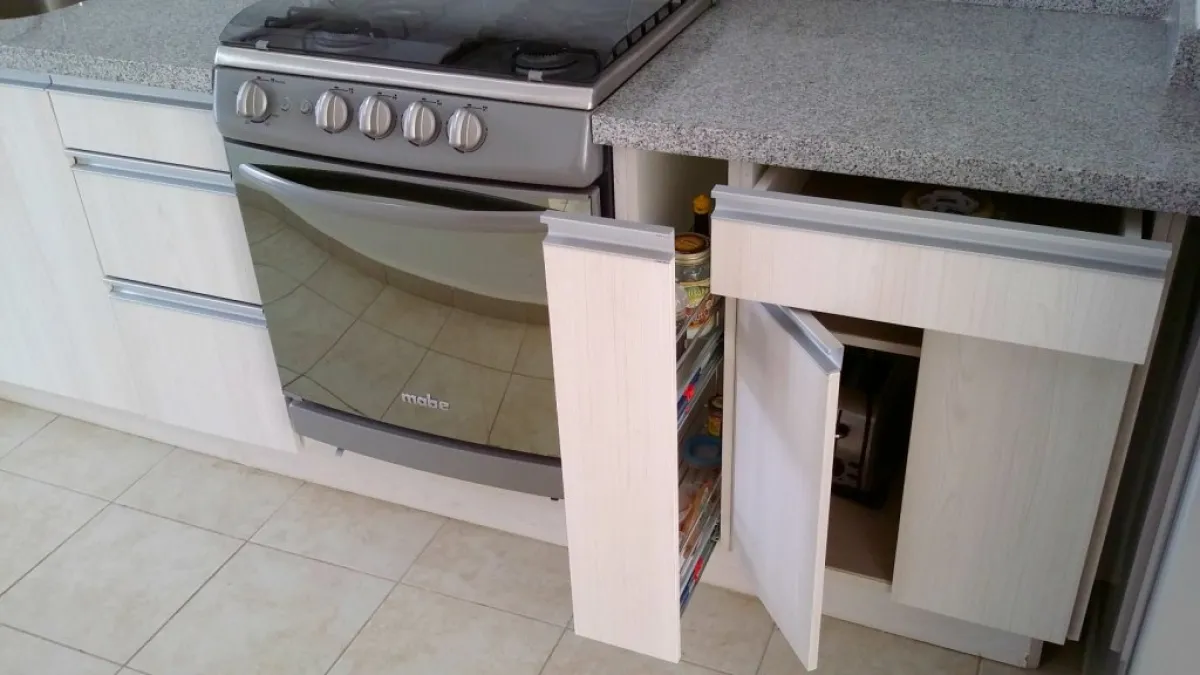 Cocina con horno convencional Casa Venta Sonterra Querétaro