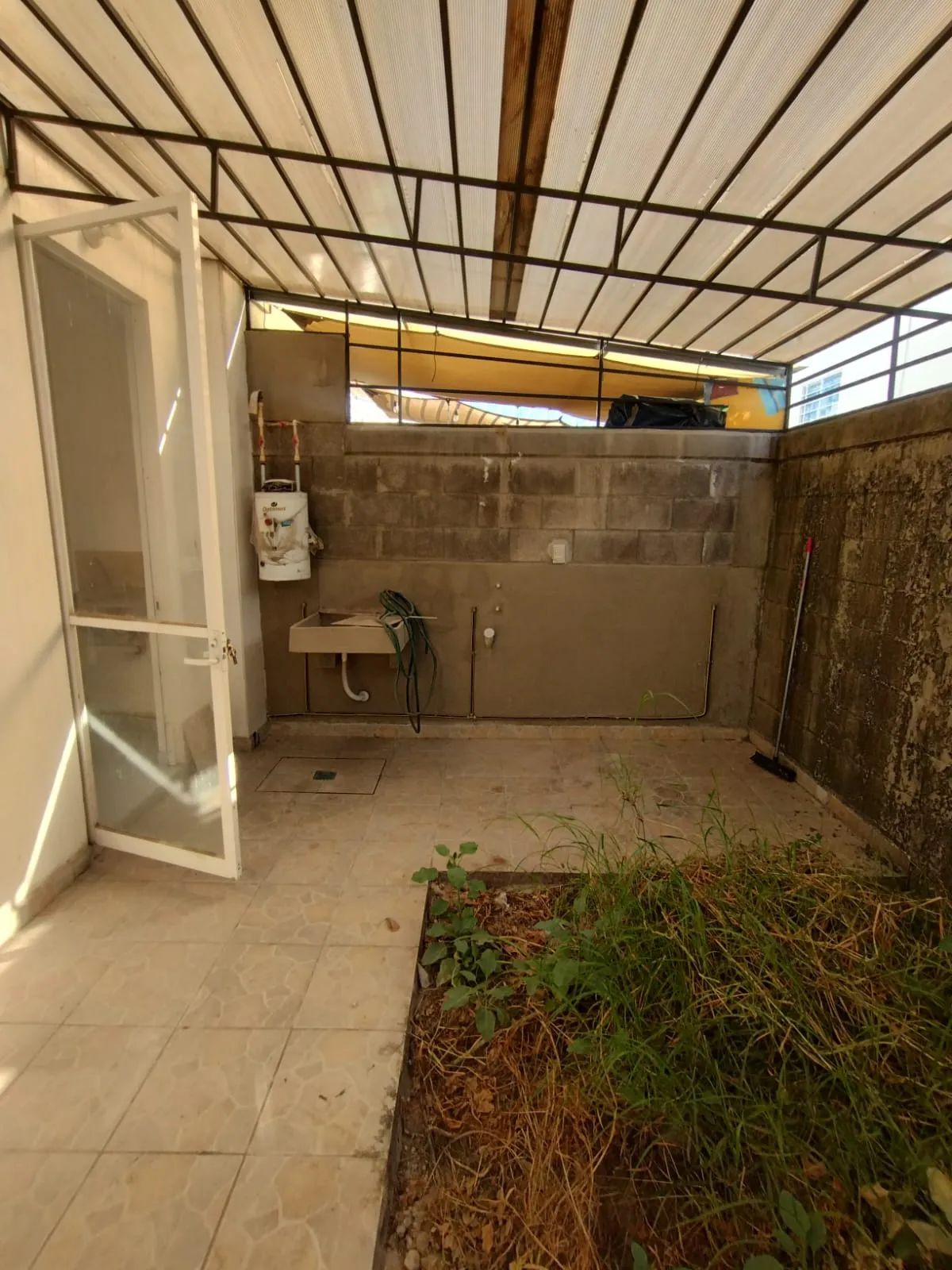 Patio de servicio Casa Venta Puerta Navarra Querétaro